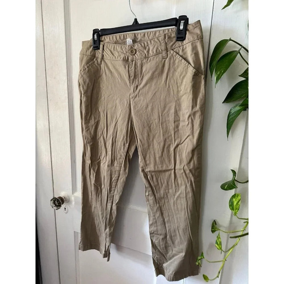 G.H. Bass & Co women’s size 8 khaki pants - Picture 2 of 6